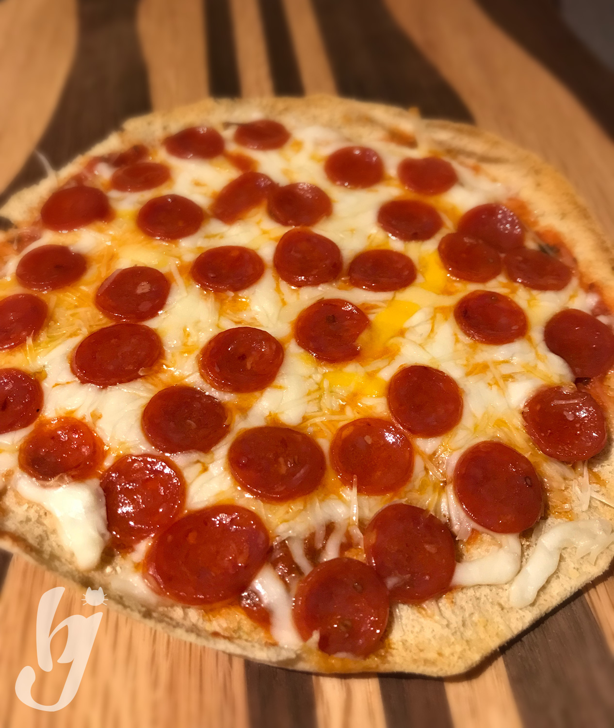 Perfect Low Carb Pita Pizza – Hand Me Downs